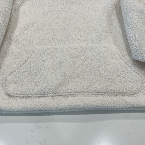 Super‎ cozy, gap, fleece sweatshirt with front pockets, women size small - Picture 5 of 5